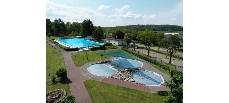 Waldschwimmbad Luftaufnahme 3 Plantschbecken